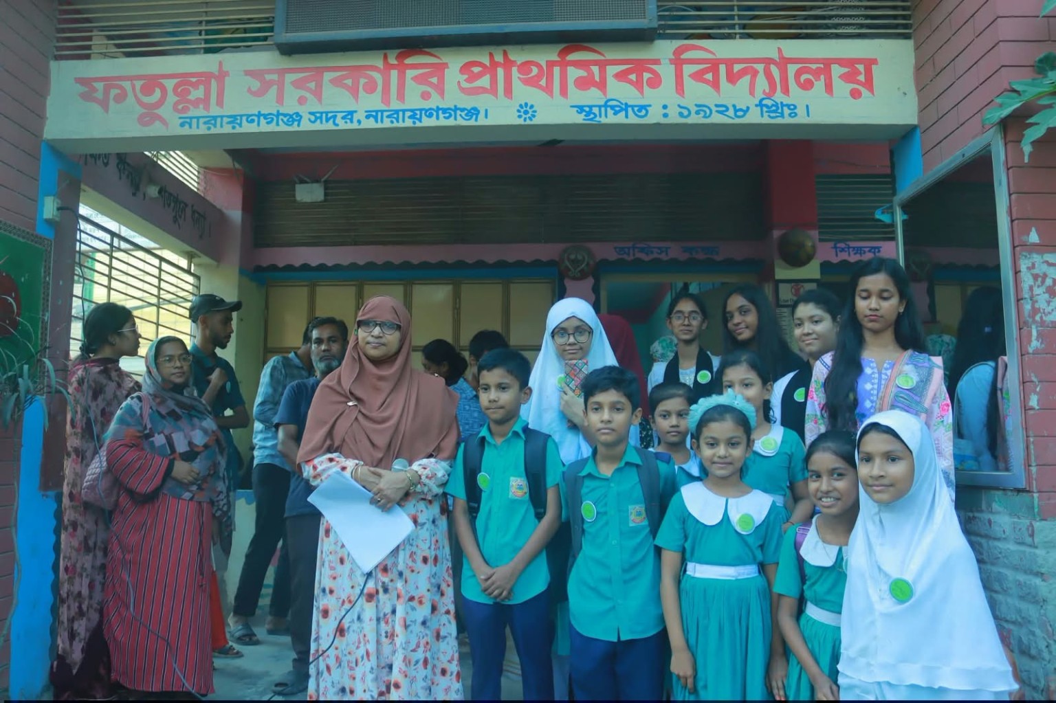 SEEDS OF CHANGE ARTISTS activity at Fatullah Government Primary School